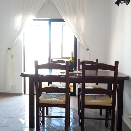 Your Walking Distance From Stunning Beaches Lejlighed Portimão