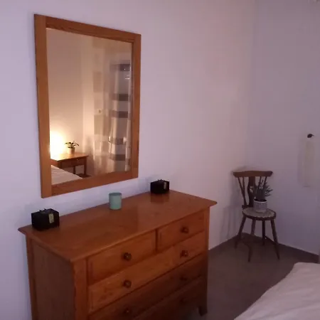 Apartment Your Walking Distance From Stunning Beaches *